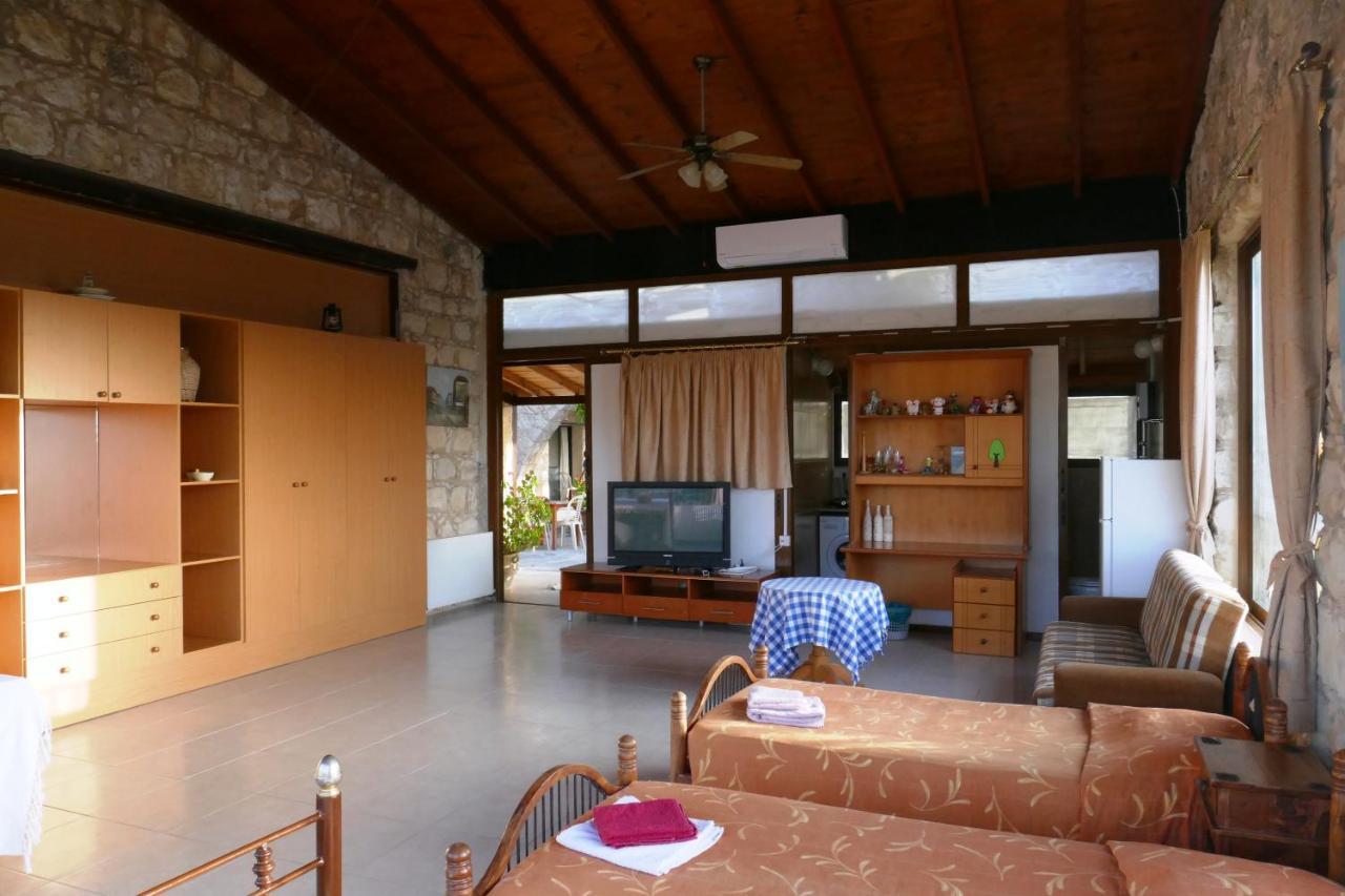 Studio With View In Polis Area Simou Екстер'єр фото